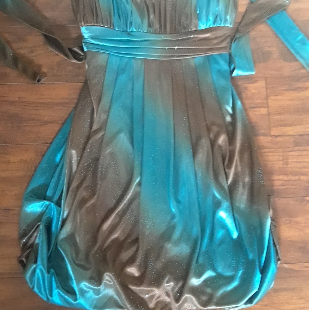 Dress - Picture 5 of 7